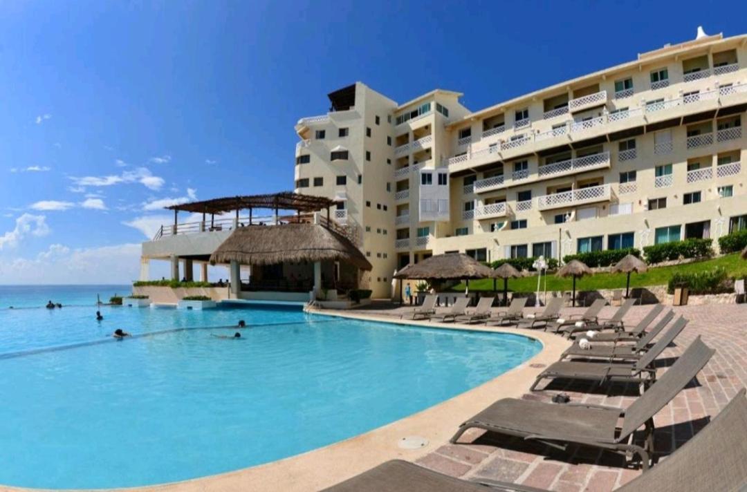 Cancun Plaza Condo Ocean Front Exterior photo