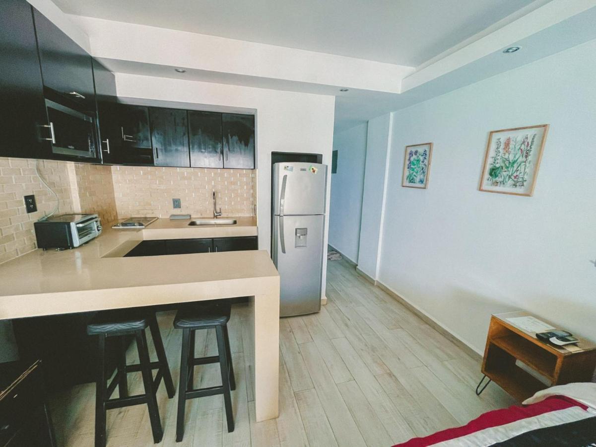 Cancun Plaza Condo Ocean Front Exterior photo