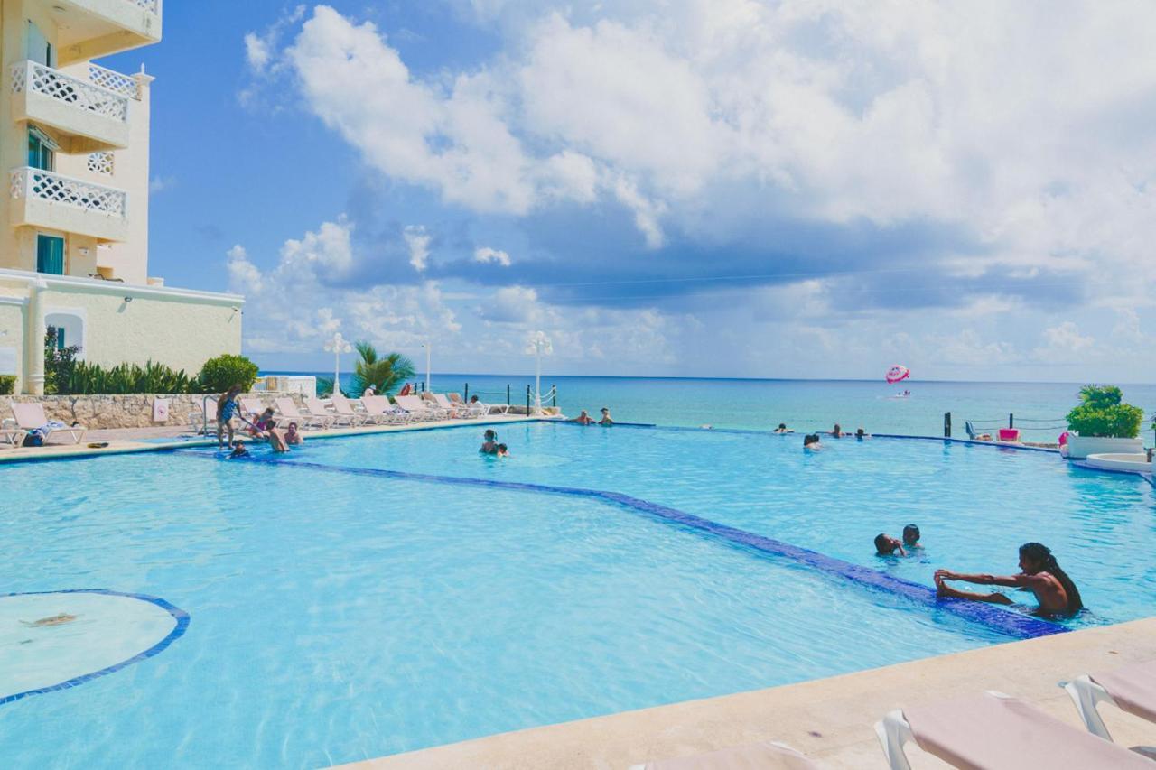 Cancun Plaza Condo Ocean Front Exterior photo