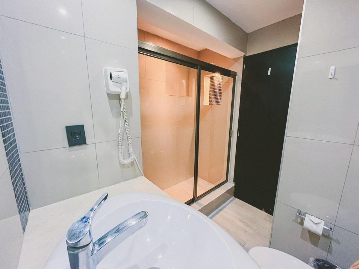 Cancun Plaza Condo Ocean Front Exterior photo